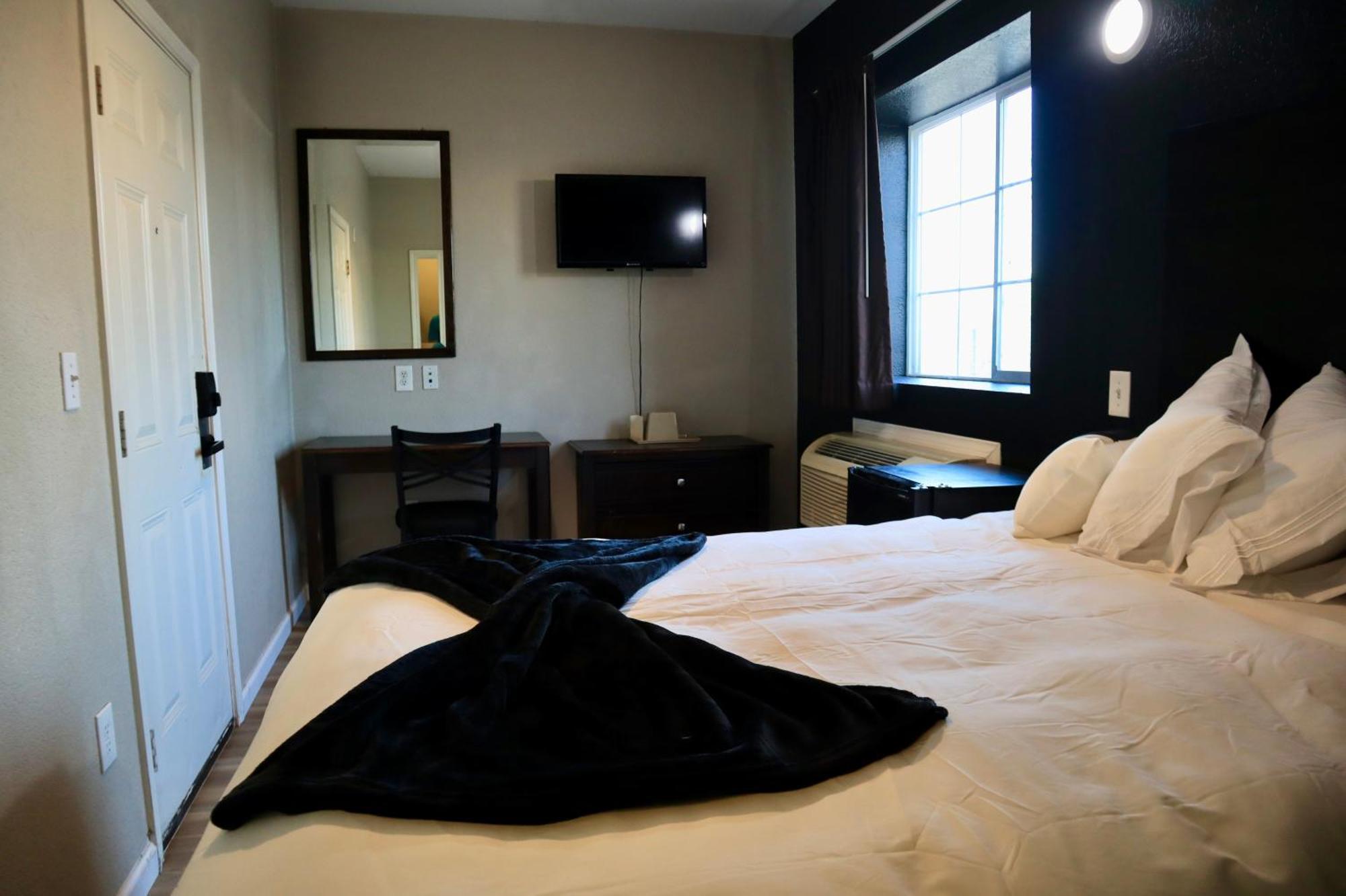Hotel Dilley Grand Habitación foto